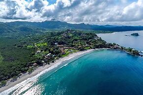 Unique space combines two luxury units into one to sleep up to 12 in F