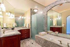 Unique space combines two luxury units into one to sleep up to 12 in F