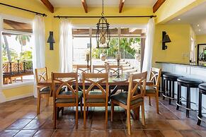 Luxury Ocean-view Flamingo Home Sleeps 10 - Walk to Beach