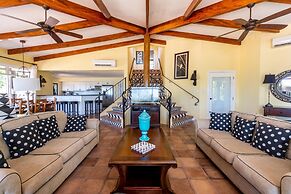 Luxury Ocean-view Flamingo Home Sleeps 10 - Walk to Beach