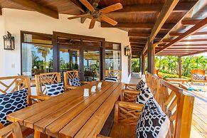Luxury Ocean-view Flamingo Home Sleeps 10 - Walk to Beach