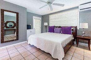 Luxury Ocean-view Flamingo Home Sleeps 10 - Walk to Beach