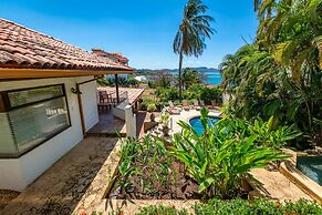 Luxury Ocean-view Flamingo Home Sleeps 10 - Walk to Beach