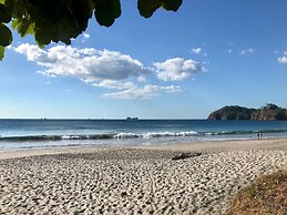 Luxury Ocean-view Flamingo Home Sleeps 10 - Walk to Beach