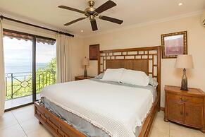 Luxury 4th-floor Suite With Pool and Endless Ocean Views