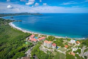 Luxury 4th-floor Suite With Pool and Endless Ocean Views