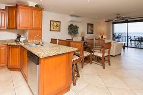 Luxury 4th-floor Suite With Pool and Endless Ocean Views