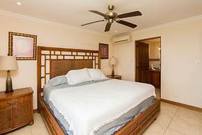 Luxury 4th-floor Suite With Pool and Endless Ocean Views