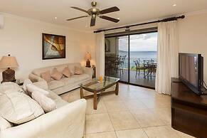 Luxury 4th-floor Suite With Pool and Endless Ocean Views