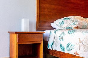 Modern, Immaculate Unit in Flamingo With Spectacular Ocean Views