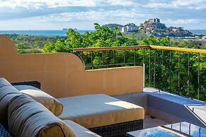 Modern, Immaculate Unit in Flamingo With Spectacular Ocean Views