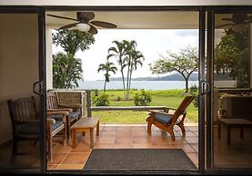 Newly Remodeled Ground-floor Unit in Flamingo in Front of Beach