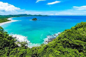 Dazzling Ocean Views From Cliff in Flamingo - Magnificent Inside and O