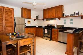 Charming Unit With Pool Sleeps 4 - Walk to Brasilito Beach