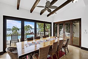 Ocean-view Flamingo Palace With Stone Courtyard and Giant Infinity Poo