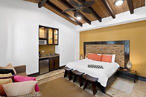 Ocean-view Flamingo Palace With Stone Courtyard and Giant Infinity Poo