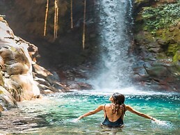 2BD Beauty With Big Pool - Walk to Beach