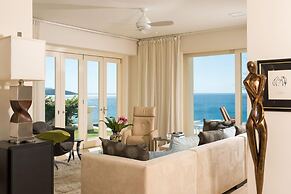 Giant Luxurious Mansion in Flamingo With Pool and Sumptuous Ocean View