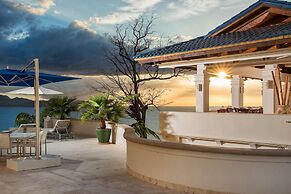 Giant Luxurious Mansion in Flamingo With Pool and Sumptuous Ocean View