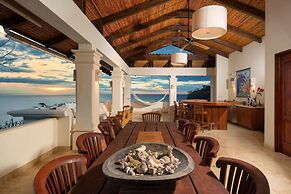 Giant Luxurious Mansion in Flamingo With Pool and Sumptuous Ocean View