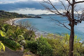 Giant Luxurious Mansion in Flamingo With Pool and Sumptuous Ocean View