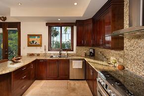 Giant Luxurious Mansion in Flamingo With Pool and Sumptuous Ocean View