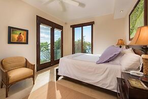 Giant Luxurious Mansion in Flamingo With Pool and Sumptuous Ocean View