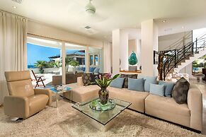 Giant Luxurious Mansion in Flamingo With Pool and Sumptuous Ocean View