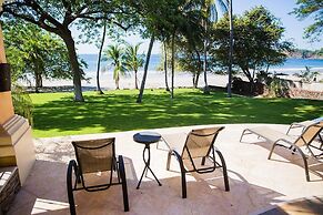 Extravagant Beachfront Mansion in Flamingo - Second to None