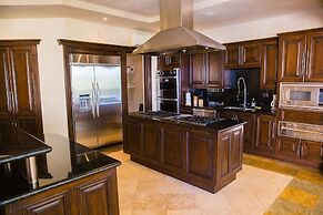 Extravagant Beachfront Mansion in Flamingo - Second to None