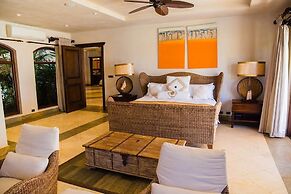 Extravagant Beachfront Mansion in Flamingo - Second to None