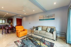 2-Bedroom Condo with Ocean View and Pool