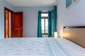 2-Bedroom Condo with Ocean View and Pool