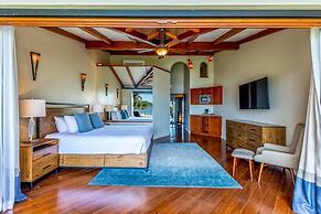 Exquisitely Adorned Luxury Unit Right on Flamingo Beach Sleeps 6