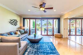 Exquisitely Adorned Luxury Unit Right on Flamingo Beach Sleeps 6