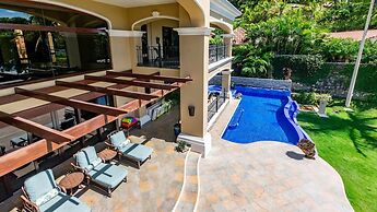 Stunning beachfront Flamingo mansion with incomparable ocean setting
