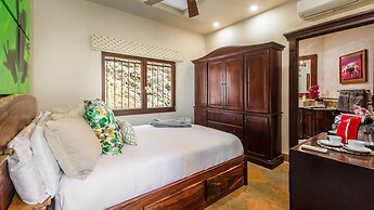 Stunning beachfront Flamingo mansion with incomparable ocean setting