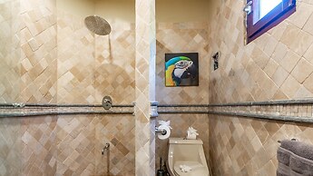 Stunning beachfront Flamingo mansion with incomparable ocean setting