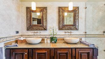 Stunning beachfront Flamingo mansion with incomparable ocean setting