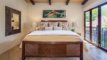 Stunning beachfront Flamingo mansion with incomparable ocean setting