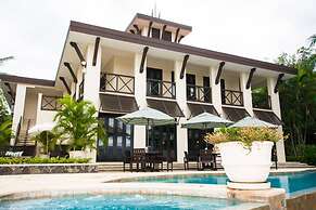 Dazzling End Unit in Coco With Lots of Windows and Light Sleeps 8