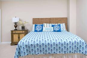 Dazzling End Unit in Coco With Lots of Windows and Light Sleeps 8