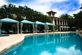 Dazzling End Unit in Coco With Lots of Windows and Light Sleeps 8