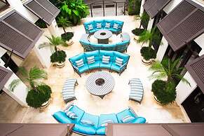 Dazzling End Unit in Coco With Lots of Windows and Light Sleeps 8