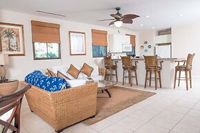 Dazzling End Unit in Coco With Lots of Windows and Light Sleeps 8