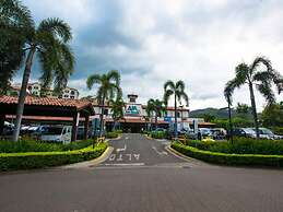 Dazzling End Unit in Coco With Lots of Windows and Light Sleeps 8