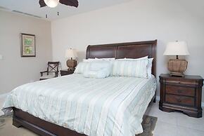 Dazzling End Unit in Coco With Lots of Windows and Light Sleeps 8