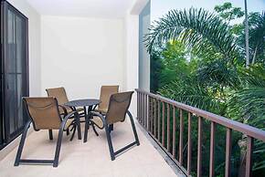 Dazzling End Unit in Coco With Lots of Windows and Light Sleeps 8