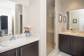 Impressively Designed 3rd-floor Space Overlooking Pool in Coco