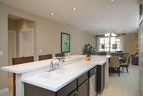 Impressively Designed 3rd-floor Space Overlooking Pool in Coco